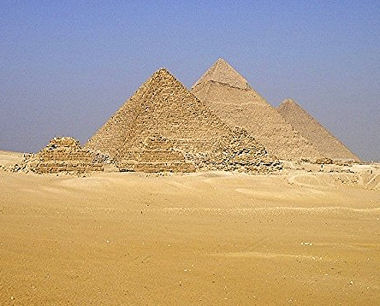 15.Les trois pyramides de Gizeh.jpg