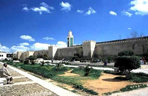 Meknès, la Ville Ancienne et les 2 Mellahs - 1 - Page 44 File.php?52,file=35844,filename=1.place_Lalla_Aouda