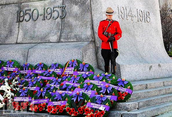 Cérémonie de l\'armistice  du 11 Novembre, Ottawa Canada.jpg