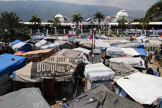 Oct 2011-population-totale-vivant-camp en haiti.jpg