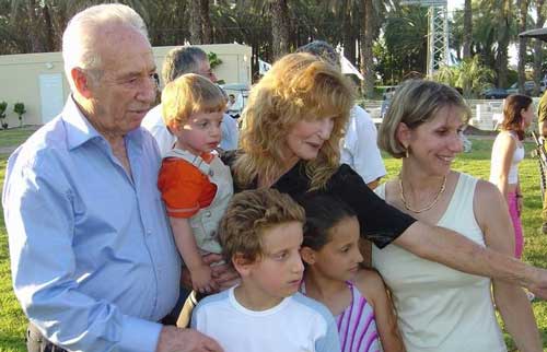 Beit-Eyal-with-Peres.jpg