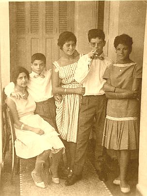 Bar Mitsvah elie et maurice cohen 1961, avec Clotilde et cousins , famille Rabat.jpg
