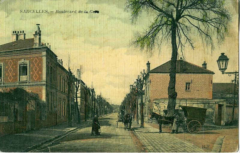 SARCELLES_-_Boulevard_de_la_Gare vers 1900.jpg