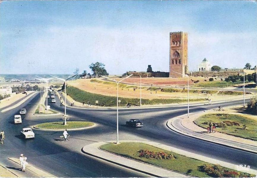 Rabat  et La Place Sidi Maklouf et la Tour Hassan,.jpg