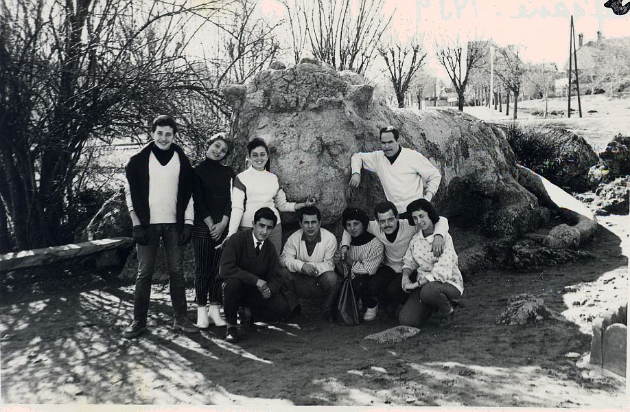Ifrane, Raphy Cpohen et ses amis en 1959.jpg