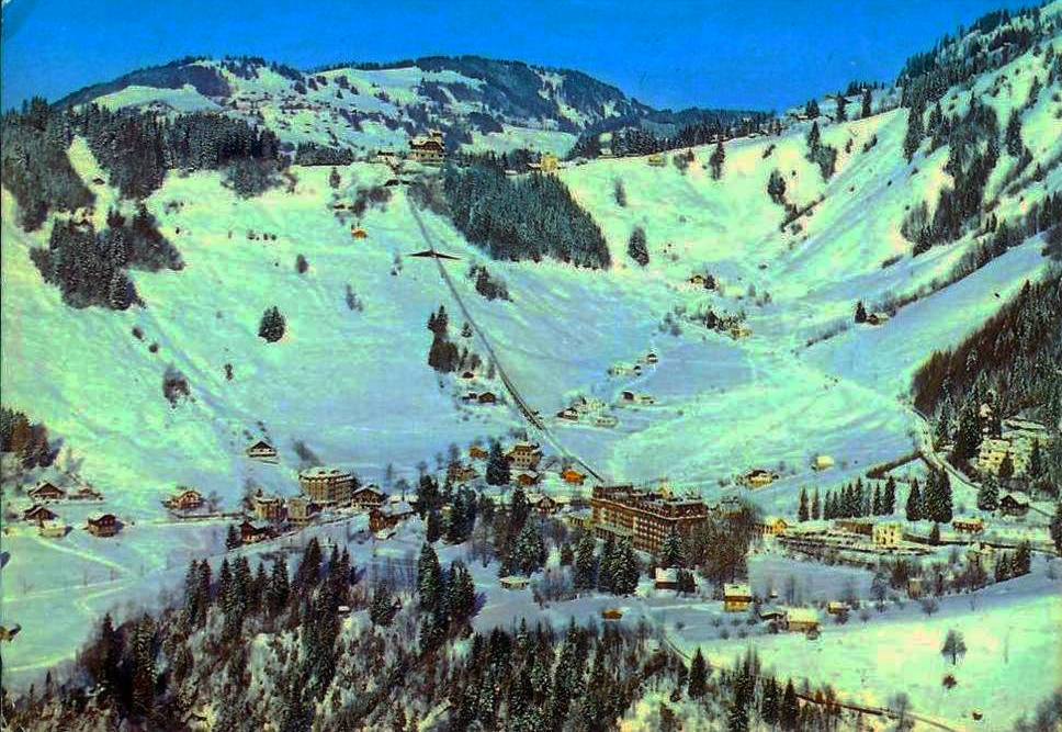 Les Avants-Sonloup sur MONTREUX en hiver sous la neige 1972 eli.jpg