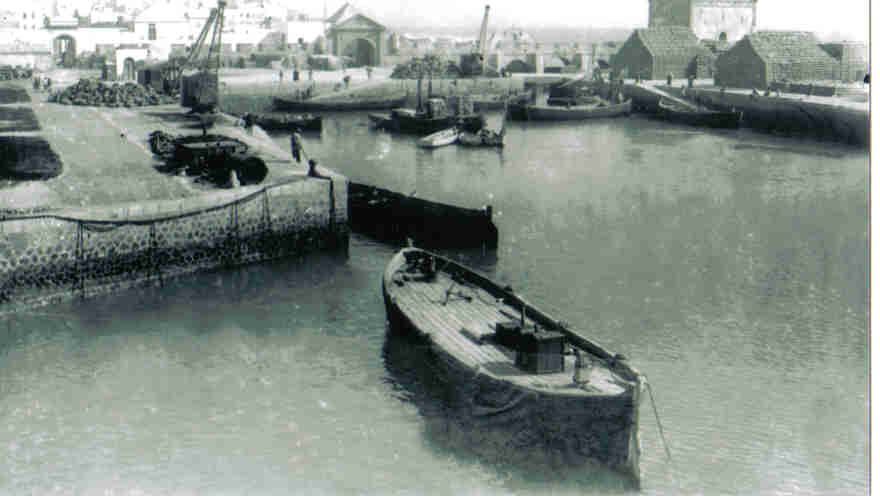 barques 1900 pour marchandise.jpg