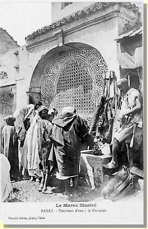 Rabat vendeurs d\'eau a la fontaine.jpg