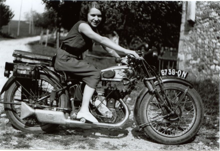Maman 1932 Savoie MOTO [50%].jpg
