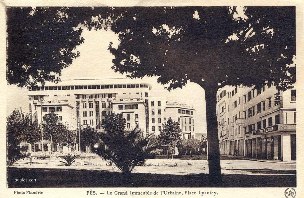 1932 Fes Urbaine place lyautey.jpg