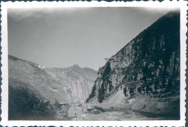 029 Construction du barrage de Bin el ouidane 16 mars 1952 (1).JPG