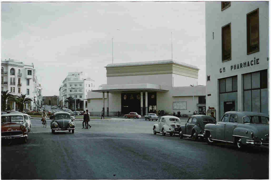la gare de Rabat 1956 vue de la rue Delcassé.jpg