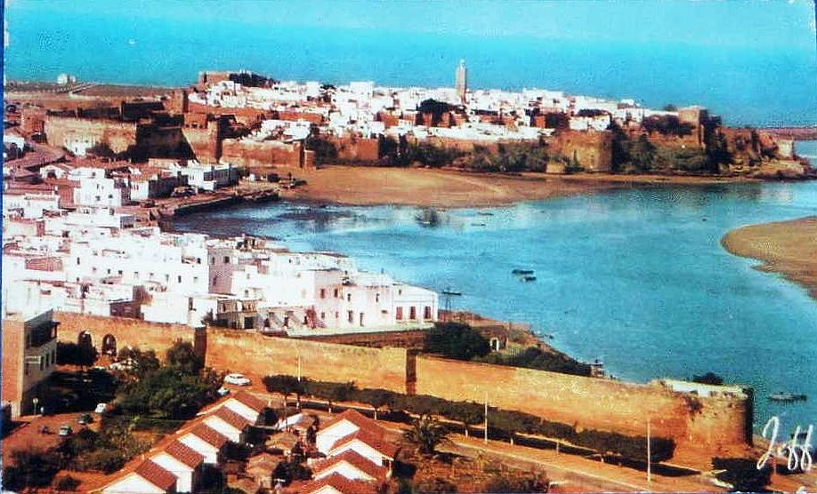 MAROC RABAT Kasbah des Oudaia annee 1960 fond du mellah et blvd et fleuve.jpg