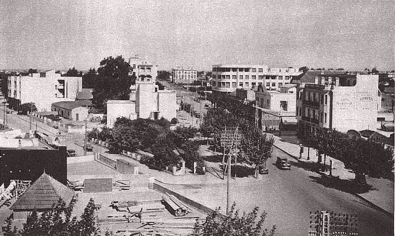 Port Lyautey,Maroc.Avenue Clemenceau et rue Georges V.jpg