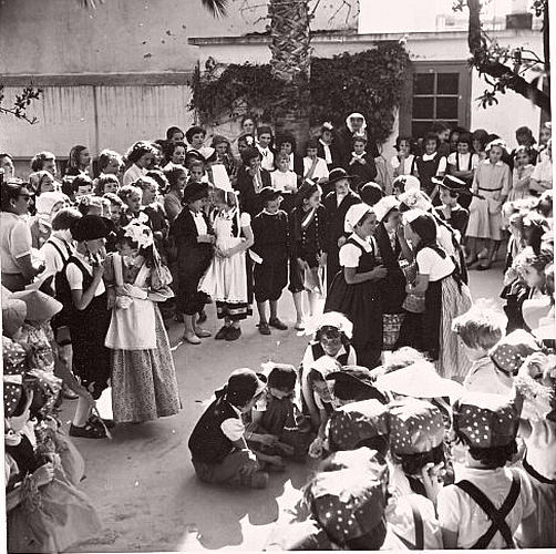 Fête de toute l\'école, Photo annee 1952.jpg