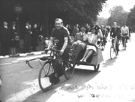 051-Paris-velotaxi-ab1940-02.jpg