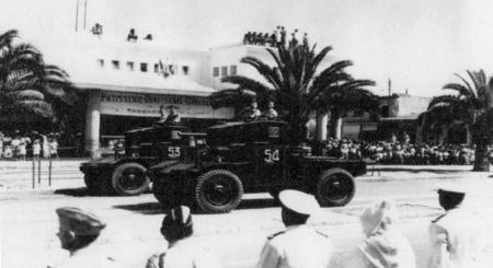 14 Juillet 1949 - Meknès - Avenue Lyautey - Le Défilé.jpg