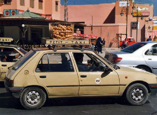 MARRAKECH TAXI LIVREUR DE PAIN[1].jpg