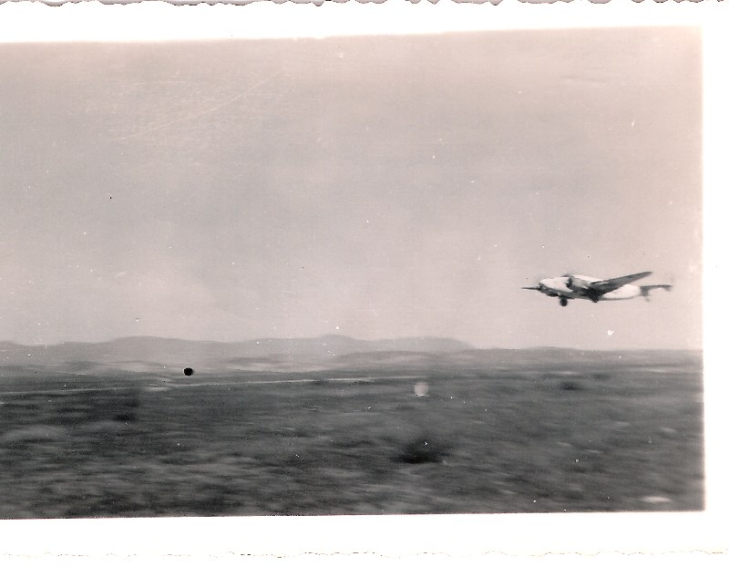 Gandsey_Aircraftintrouble Aircraft in trouble attempting a landing.jpg