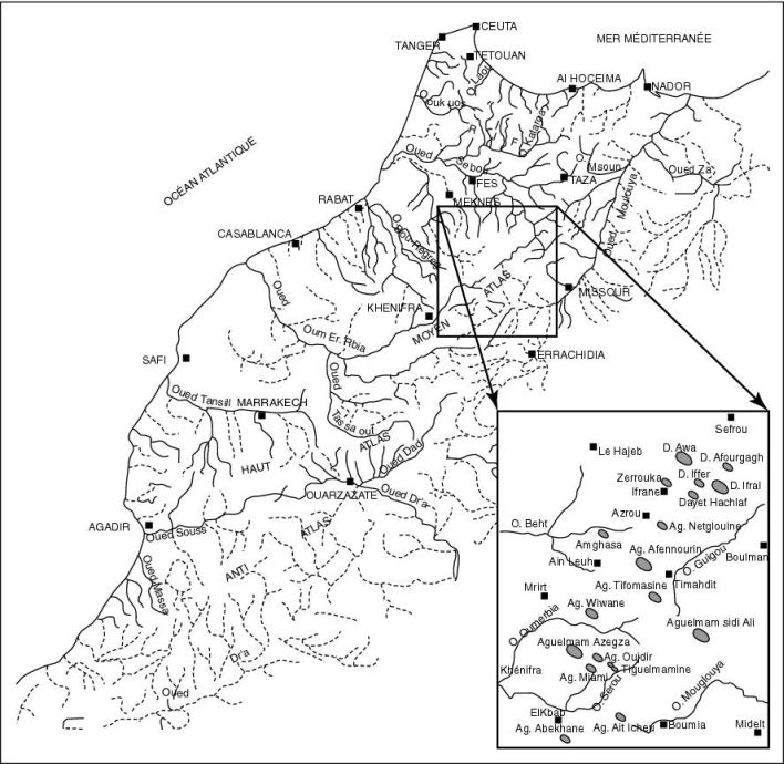 Les environs de Meknes, montagnes, cours d\'eau,.jpg