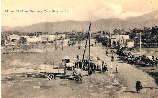 taza ville entre le rif et le moyen atlas.environs 8000 habitants debut du siecle photo 1910.jpg