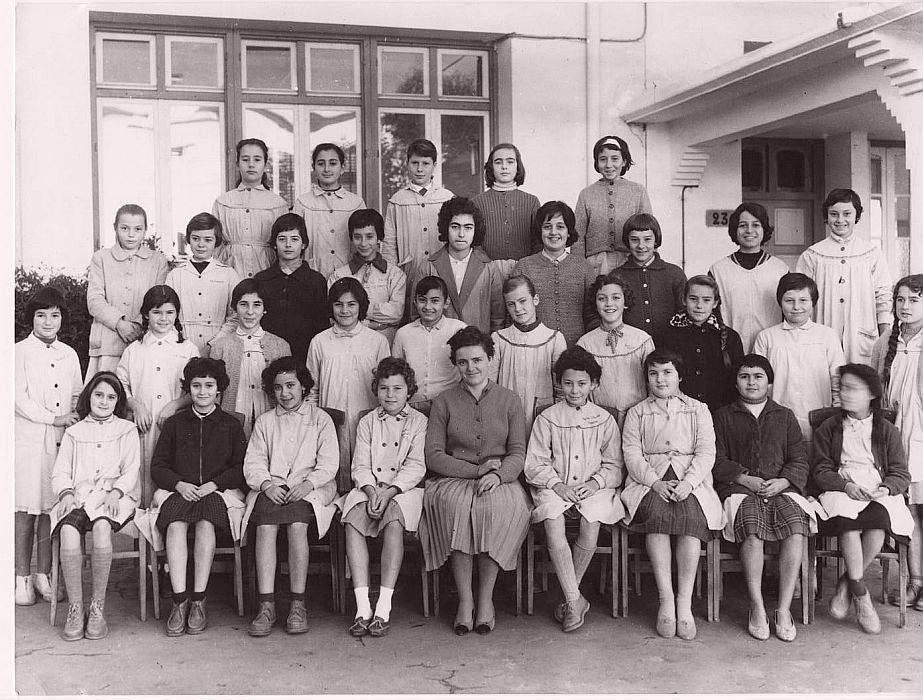 Classe de 6eme, 1958-59 au lycee de jeunes filles de Rabat.jpg