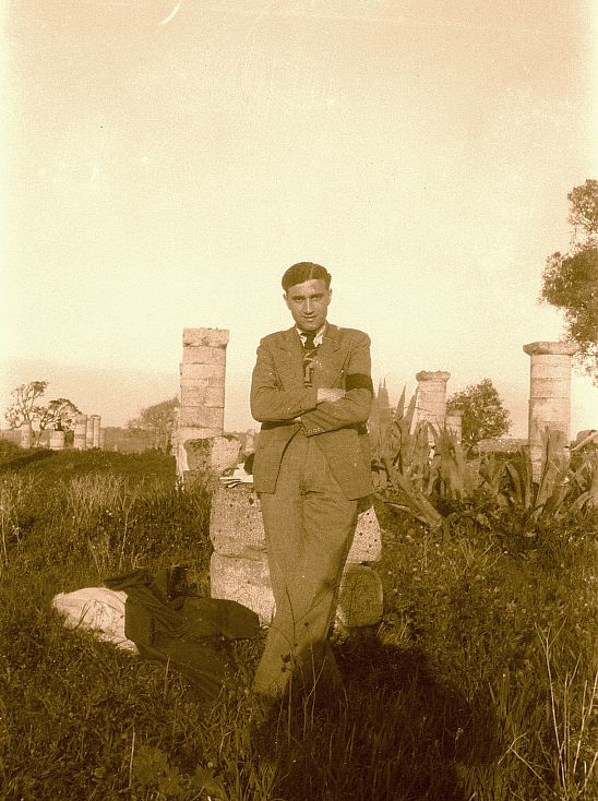 Charles Benarroch Rabat, Tour Hassan , fin annees 1920\'s.jpg