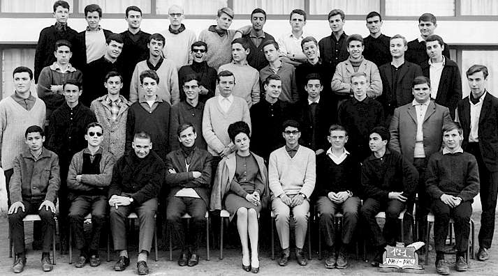 Descartes ma classe de 1ere 1963-64.jpg