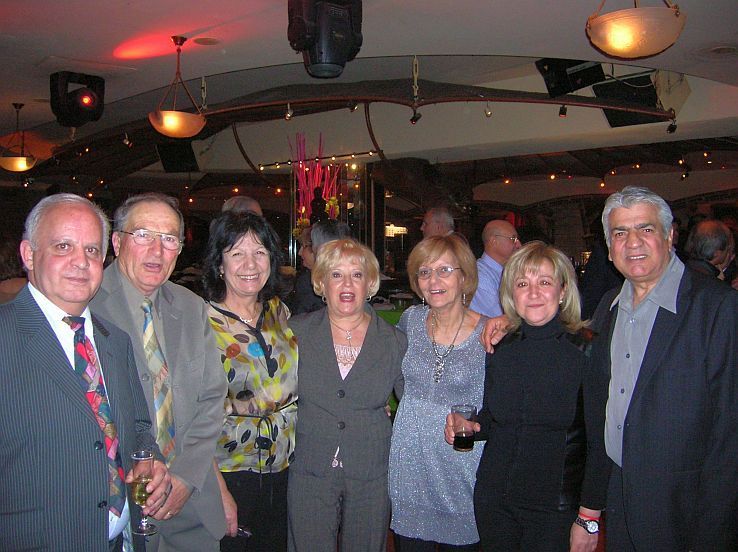Mimi, Anna, Louis, Jean Pierre , leurs époux, épouse, aà la soirée de réunion au Duplex, Paris .jpg