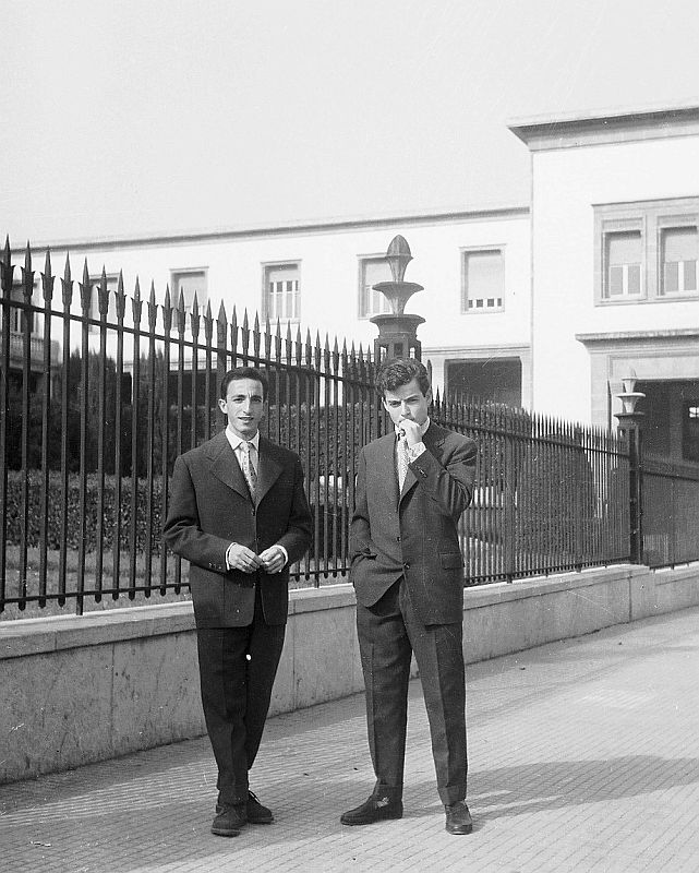 Raphy Cohen et Raphael Aflalo zal rabat palais de Justice 1957.jpg