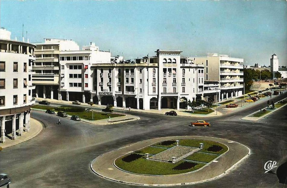 RABAT - Avenue Mohammed V et la Place de la Gare en 1962.jpg