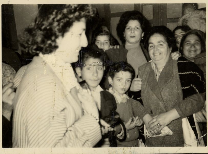 Joar Berros, Georgette, Elie Cohen, Maman Rachel Cohen et sa soeur Tia Rabuena a Rabat, synagogue.1.jpg