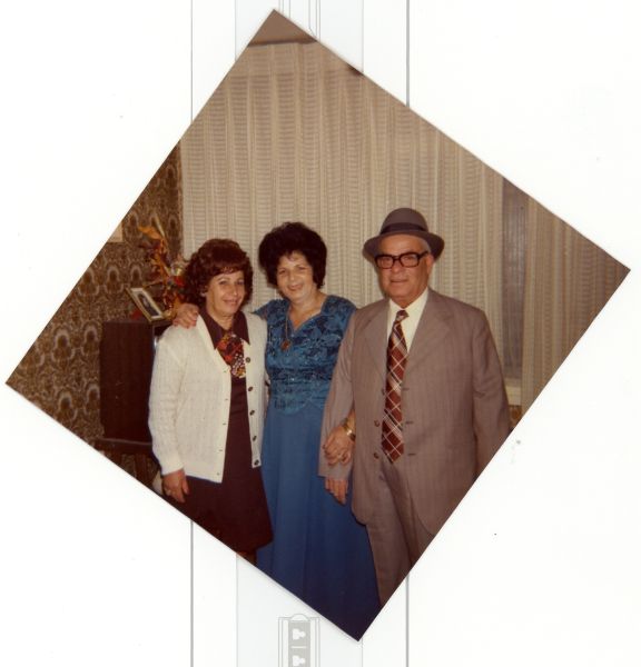 Cousine amaman, Rachel et Aaron Cohen lors du mariadge de Viviane Cohen, Fevrier 1975.jpg