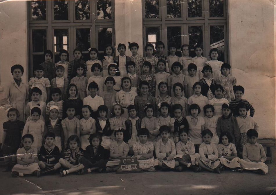 2.Ecole de l\'AIU Filles Rabat, Cours Preparatoire 1952-53.jpg