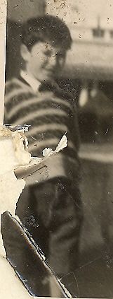 Jacky Amiel, 1948 a la terrasse de notre immeuble 38 rue cap.petitjean, rabat.jpg