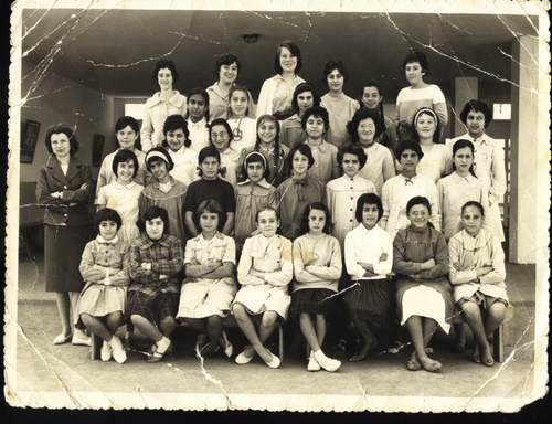 Ecole Eugene de la Croix-1962.jpg